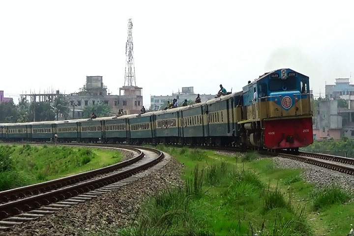 ১০ জানুয়ারি থেকে পরিবর্তন হচ্ছে পশ্চিমাঞ্চলের ২৮ ট্রেনের সময়সূচি