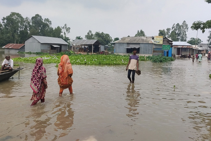 Further deterioration of floods in Gaibandha, new areas flooded