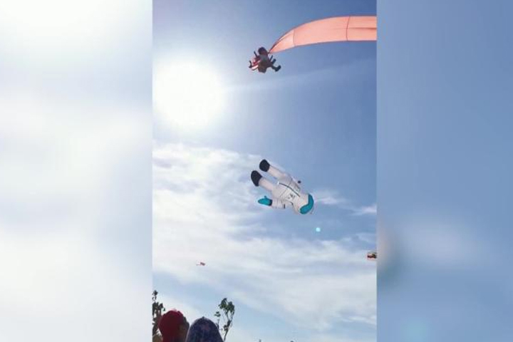 A 3-year-old child flew with a kite in Taiwan