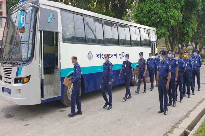 প্লাজমা দিতে সিরাজগঞ্জ থেকে ঢাকায় ১৭ পুলিশ সদস্য 