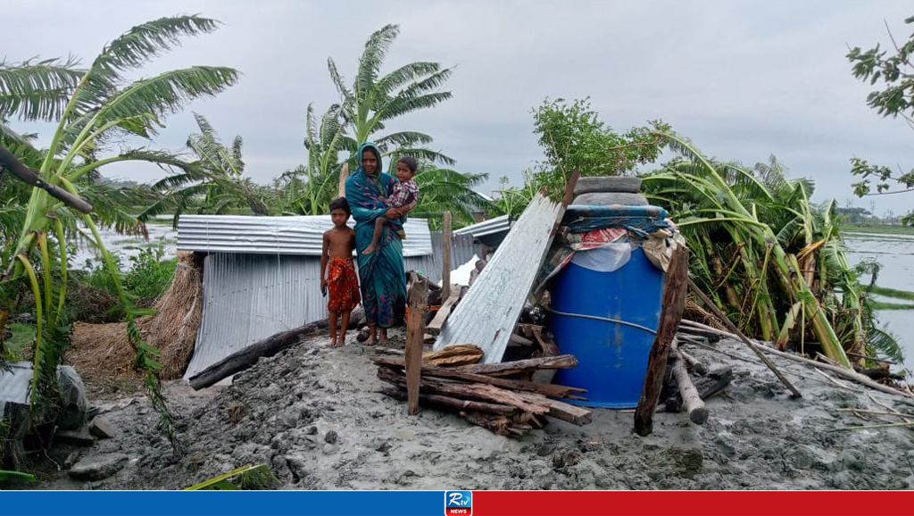 জলোচ্ছ্বাসে ক্ষতবিক্ষত হাতিয়া