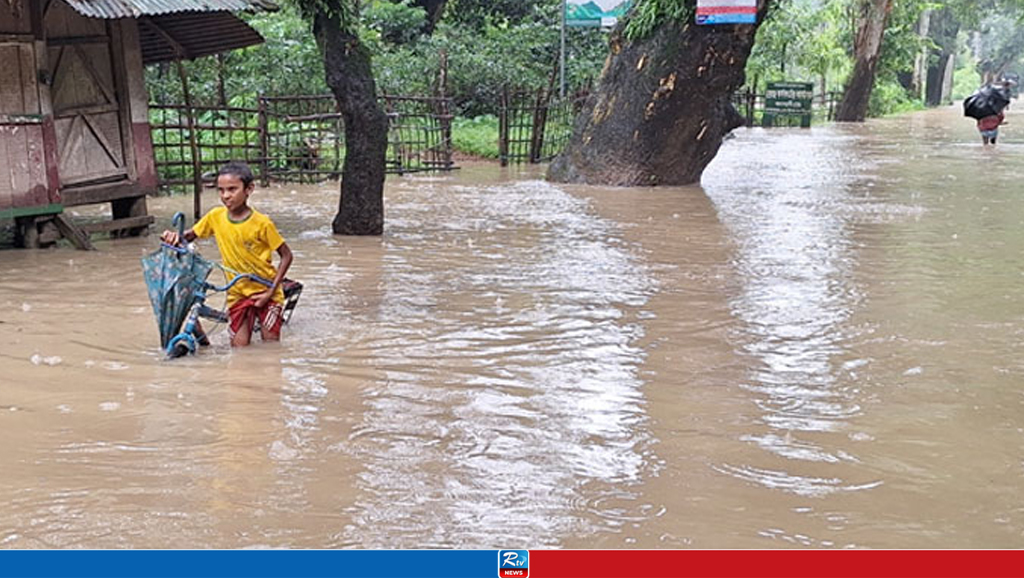 কক্সবাজারে টানা বৃষ্টি, পানিবন্দি ২ লাখ মানুষ