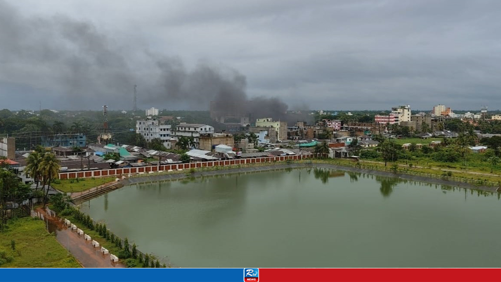 নোয়াখালীত জেলা আ.লীগ কার্যালয়ে অগ্নিসংযোগ ও ভাঙচুর