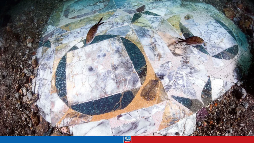 Ancient Roman Mosaic found submerged in the sea off Naples