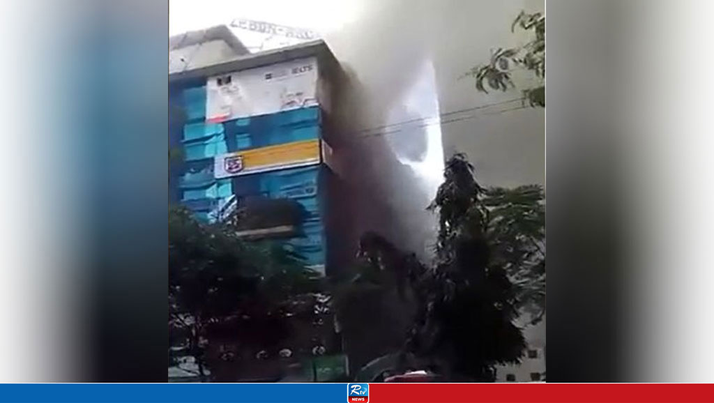 Fire breaks out in a building at Dhanmondi, 6 units under control